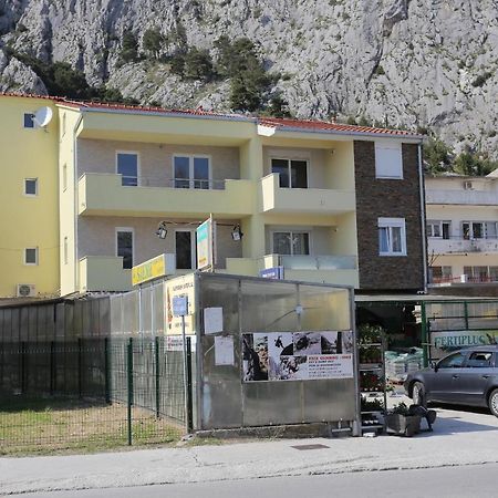 Apartments With A Parking Space Omis - 10362 Extérieur photo