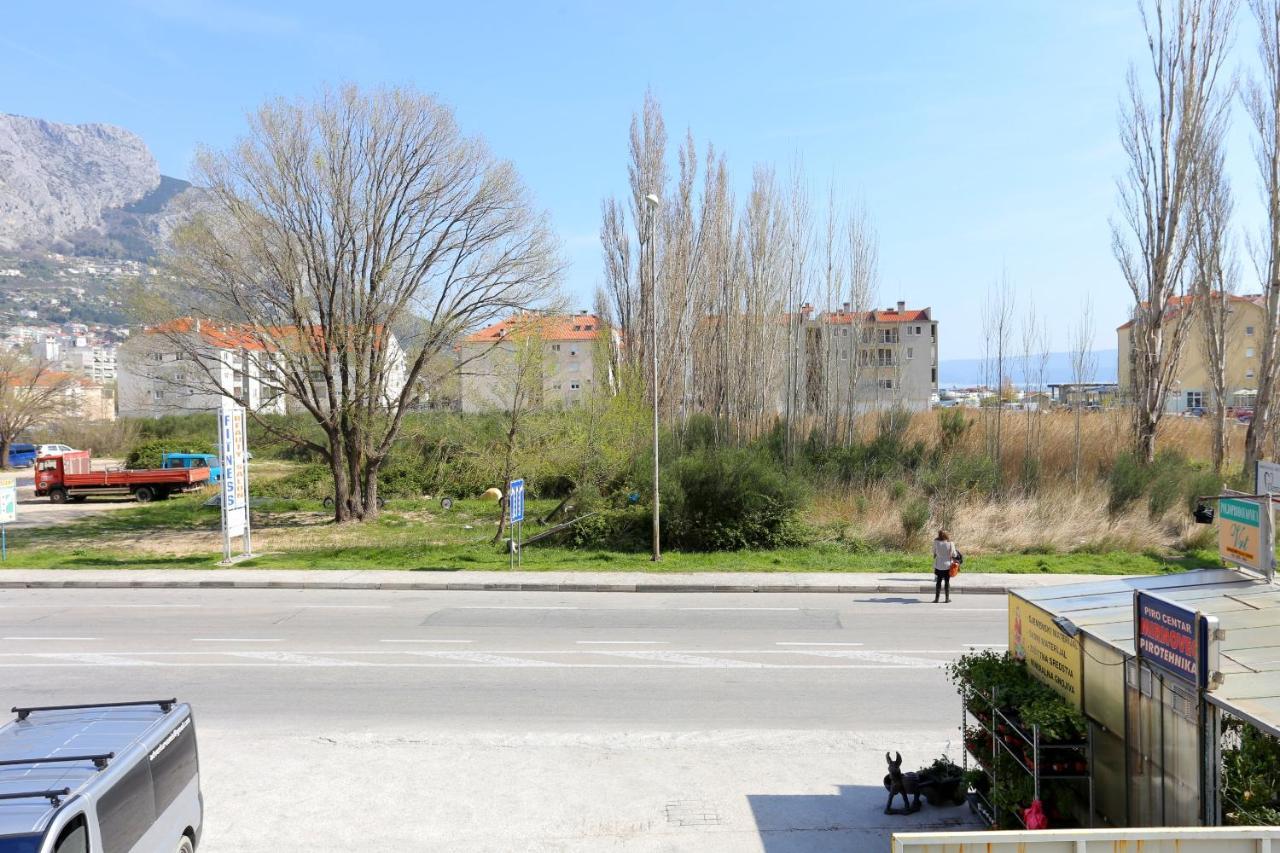 Apartments With A Parking Space Omis - 10362 Extérieur photo